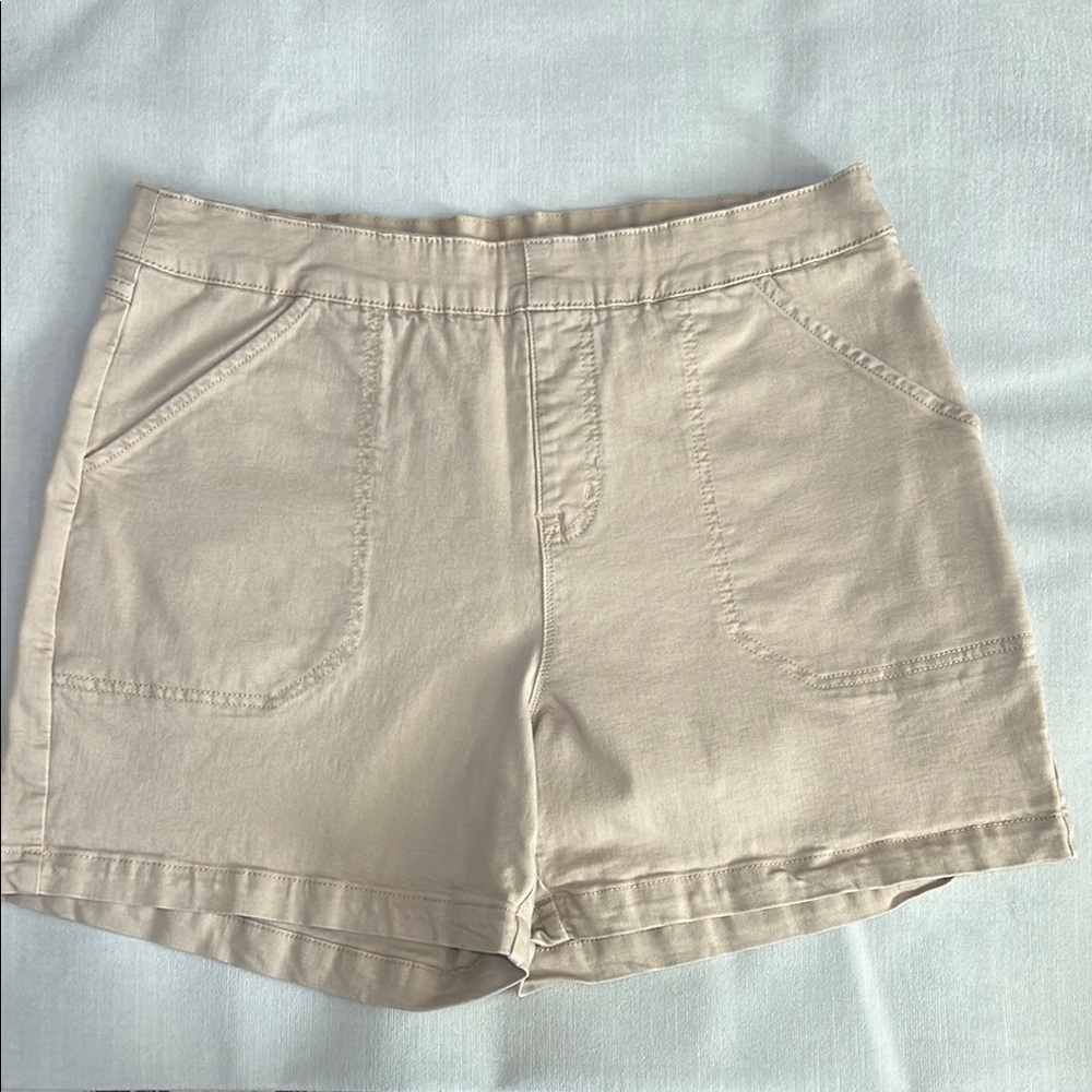 Nautica Tan Cargo Shorts with Classic Design
